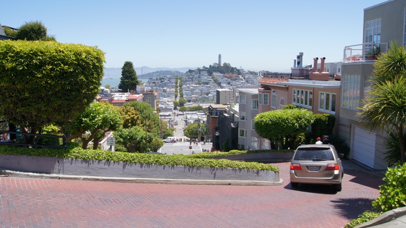 Сан-Франциско - самая крутая улица (San Francisco Lombard Street California June 2011), Калифорния, -  Путешествие по Калифорнии, заметки путешественника, Июнь 2011 год.